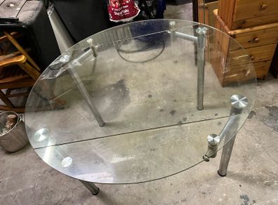 Round dining table - extending sides