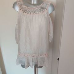 Lovely light pink cold shoulder blouse size UK14/16 EU42/44 Postage included