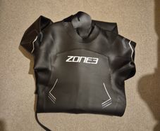 Zone3 Agile Swimming Triathlon Wetsuit Medium
