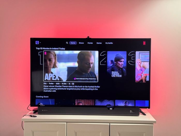 55" Sharp 4K 55BJl + Mi Box + Ambient lighting