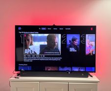 55" Sharp 4K 55BJl + Mi Box + Ambient lighting
