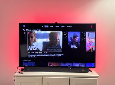 55" Sharp 4K 55BJl + Mi Box + Ambient lighting