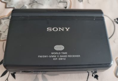 Sony vintage radio ICF-SW 12, in good working order.