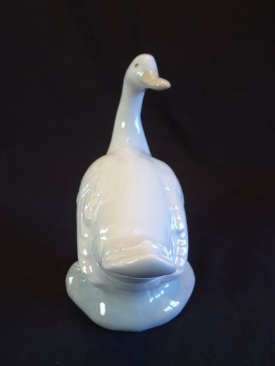 Vintage Nao by Lladro Spain  White Goose Porcelain Figurine