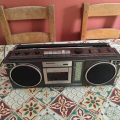 Philips Cassette & Radio Boom Box