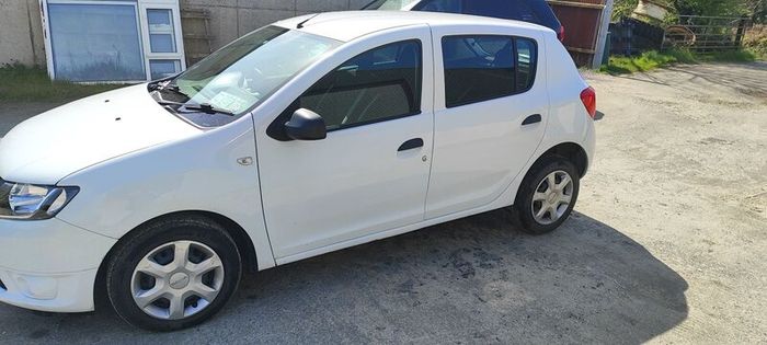 Dacia Sandero 2015 year  come for inspection