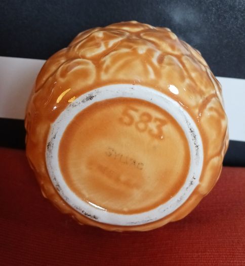 Sylvac, pineapple sugar pot with lid