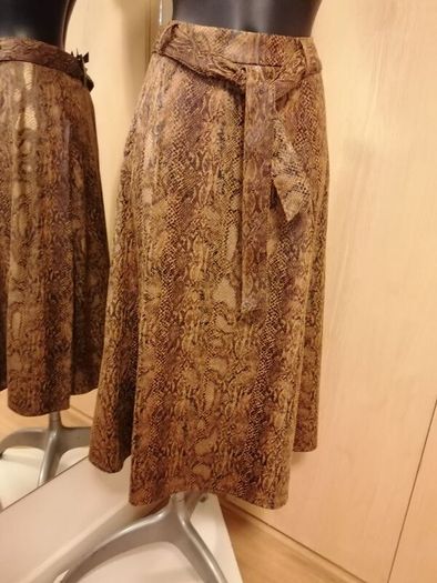 Women's Skirt NWT SIZE 16
