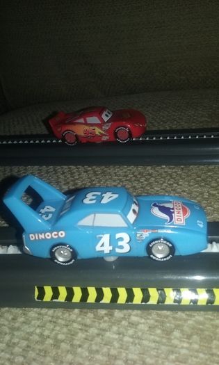 Disney cars- Lightning Mc Queen-Cars Piston Cup Race Playset