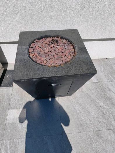 Fire pit table