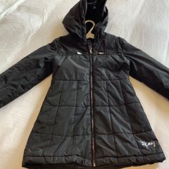 Girls gorgeous genuine DKNY designer black puffa style school coat gorgeous fit 5 6