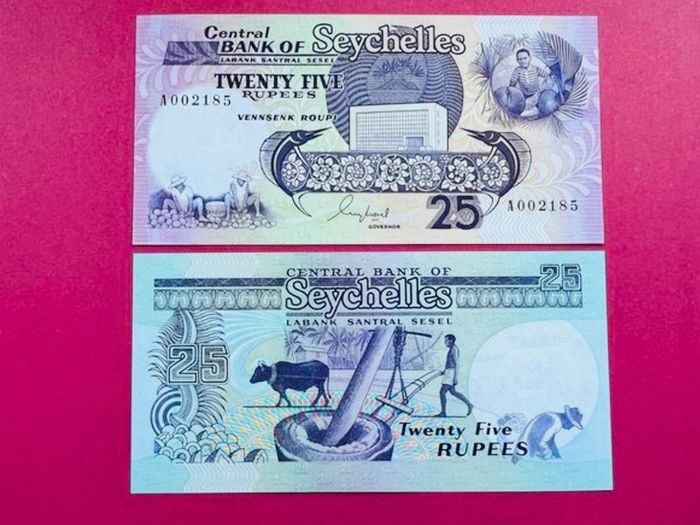 Seychelles. 25 Rupees 1989 Pick 33a  ( Uncirculated )
