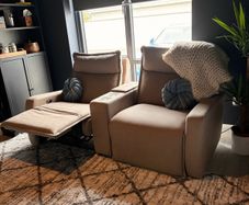 Cinema 2-Seater Electric Recliner Sofa (Beige) -MINT CONDITION