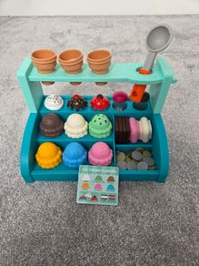 Battatt Sweet Sprinkles Ice Cream Shop Playset