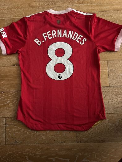 Fernandes Manchester United Jersey Medium