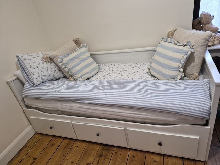 Ikea Henmes Daybed single and king size