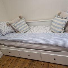 Ikea Henmes Daybed single and king size
