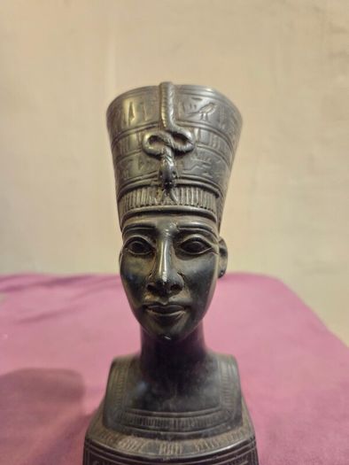 Egyptian Queen Nefertiti Bust Carved Stone