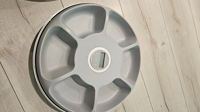 Automatic Pet Feeder (OPEN TO OFFERS)