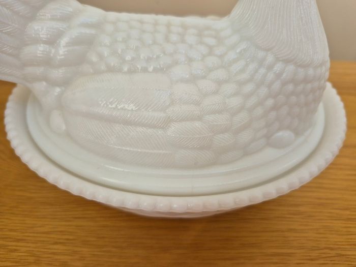 Beautiful Milk Glass Hen on Nest