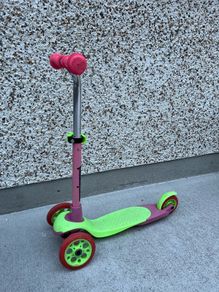 Girls scooter
