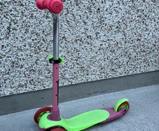 Girls scooter