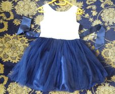 Girls party dress blue white 6-7yo
