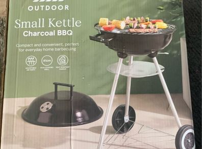 Brand new Small Kettle Charcoal BBQ.