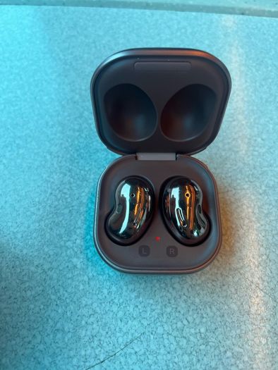Samsung Buds AKG Live Mystic gold earphones