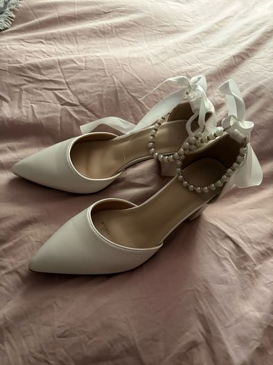 wedding miscellaneous, some brand new and barely used