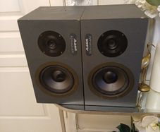 ALESIS monitor one speaker