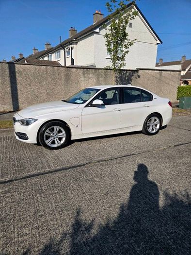 BMW 330e plug in hybrid