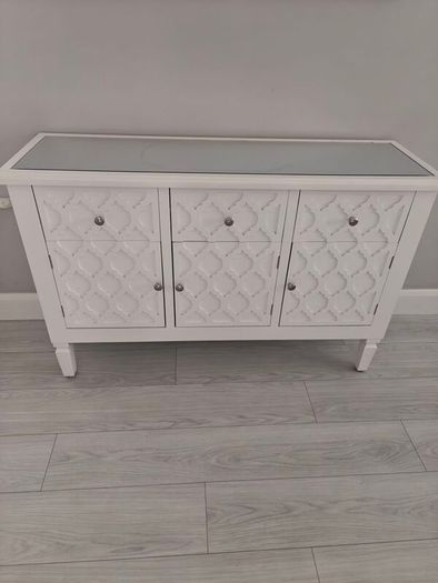 sideboard
