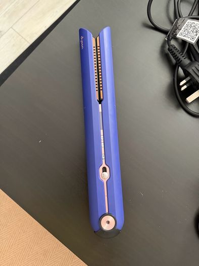 Dyson straightener