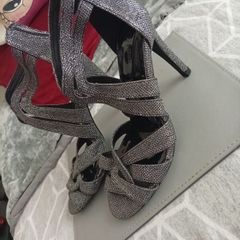 high heels lot !!! Read !