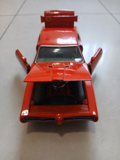 1969 Pontiac GTO 'The Judge 1:24' Die-Cast - Opening Hood, Doors & Trunk