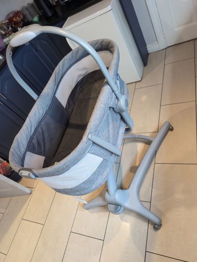 Adjustable crib! Bassett