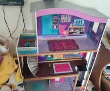 Large dolls house