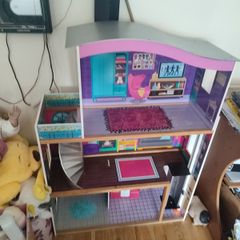 Large dolls house
