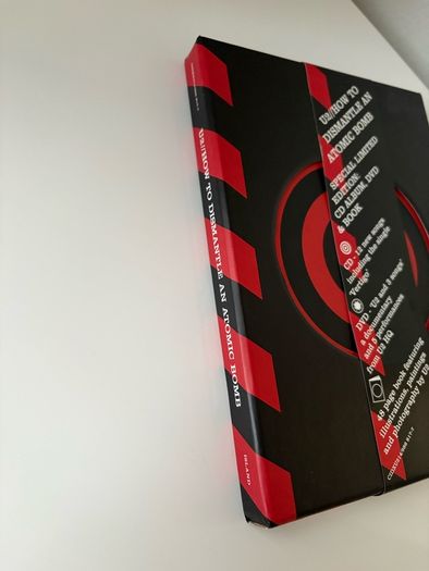 U2 How To Dismantle An Atomic Bomb (2004) CD, DVD and Book (Limited Edition)