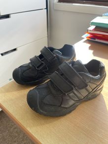 Boys school shoes [size 28]