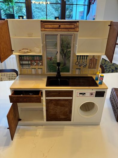 Vintage 1970s/1980s Sindy Doll Furniture Collection - 5 Piece Job Lot With Accessories