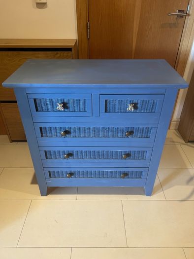 Chest of drawers