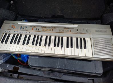 Casio ct-30 keyboard and synthesizer