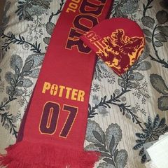 Harry Potter Beanie and Scarf Set - Official Merchandise