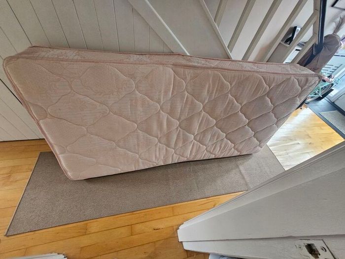 free single mattress