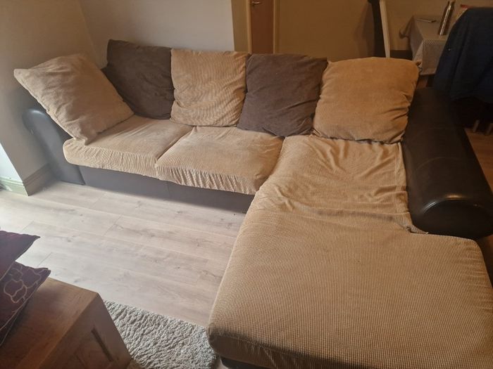 FREE Large L-Shaped Corner Sofa  Very Comfortable