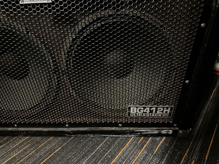 Behringer 4 x12 Guitar Cabinet