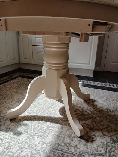 Round Kitchen Table
