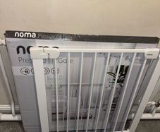 Noma pressure fit stair gate